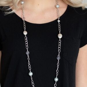 Only For Special Occasions Elegant Silver Chain Necklace with Pearls